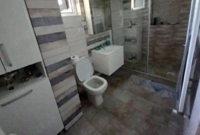 Apartament cu 3 camere decomandat în Rovine - 1