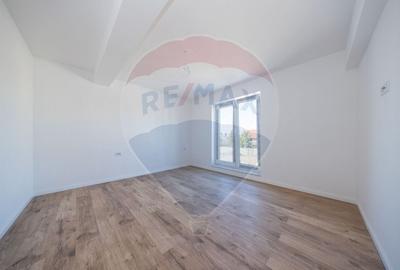 Casă cu 4 camere cu Teren 500 Mp în Sânpetru - 6