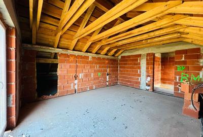 Casă cu 5 camere cu Teren 743 Mp în Oșorhei - 2