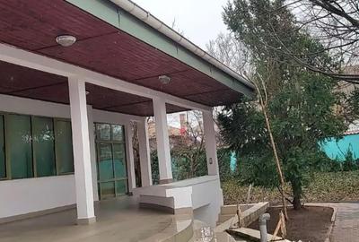 Casă cu 10 camere cu Teren 1200 Mp în Sud - 4