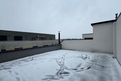 Apartament cu 3 camere decomandat, mobilat în Tractorul - 9