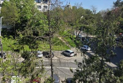 Apartament cu 3 camere semidecomandat în Faleză