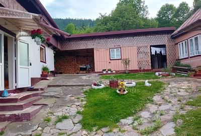 Casă cu 4 camere cu Teren 2500 Mp în Câmpulung Moldovenesc - 2