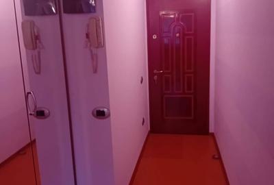 Apartament cu 3 camere decomandat în Central - 1