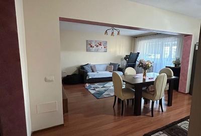 Apartament cu 3 camere decomandat în Central - 2