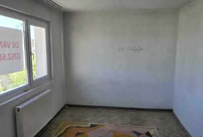 Apartament cu 3 camere semidecomandat în Central - 6