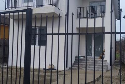Casă cu 4 camere cu Teren 500 Mp în Lumina - 2