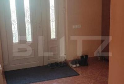 Casa cu 6 camere, 294 mp, zona-Nufarul - 2