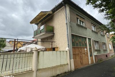 Casă cu 4 camere decomandat cu Teren 100 Mp în 14 Mai - 14