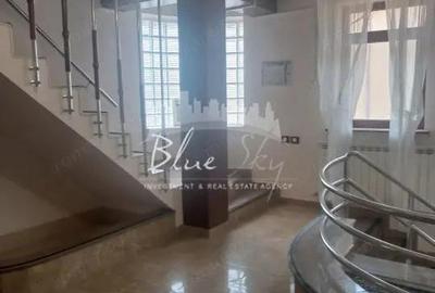 Casă cu 8 camere cu Canalizare în Km 5 - 34