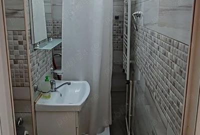 Garsonieră decomandată în Micro 19 - 2