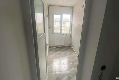 Vand apartament 2 camere, et4, bl N3. Pret 35000 - 9