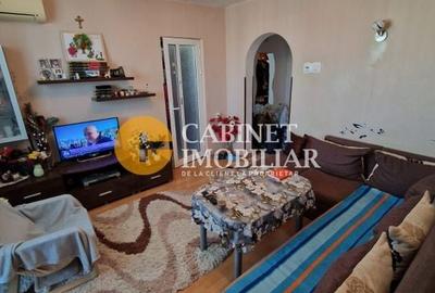 3 Camere Semidecomandat, zona Alexandru-Familial. - 2