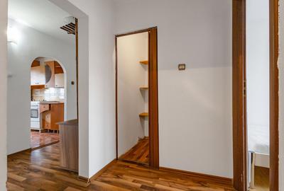 Apartament cu 3 camere decomandat, mobilat în Complex Studențesc