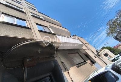 Apartament cu 3 camere semidecomandat, mobilat în Peninsula - 60