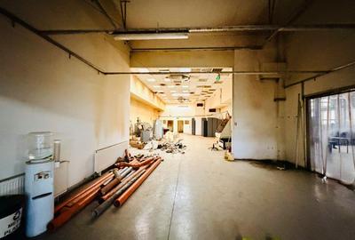 Bloc cu doua etaje de inchiriat, 2200 mp - 5 euro mp, Langa M Dimitrie Leonida - 10