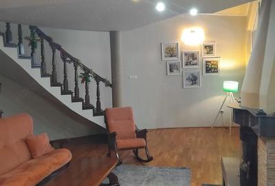 Casă cu 3 camere cu Teren 1200 Mp în Central - 2