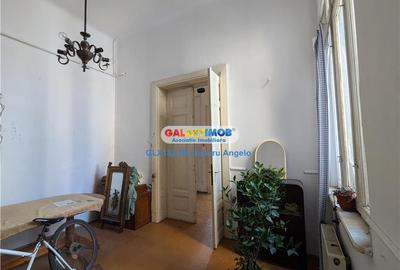 Casă cu 8 camere cu Garaj în Unirii - 11