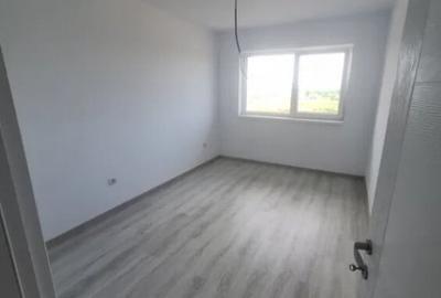 Apartament cu 3 camere decomandat în Sânpetru - 4