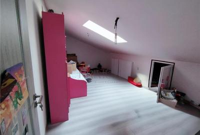 Duplex cu 4 camere cu Canalizare în Moșnița Nouă - 9
