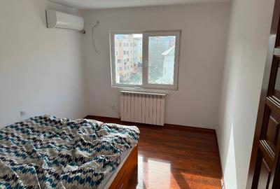 Apartament 3 camere, etaj 4, Vizavi de Catedrala  Petru si Pavel , Barlad - 3