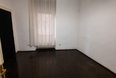 Apartament cu 5 camere semidecomandat în P-ța Victoriei - 5