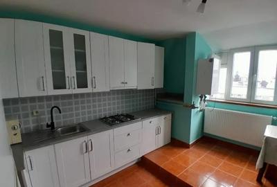 Apartament cu 3 camere semidecomandat în Central - 9