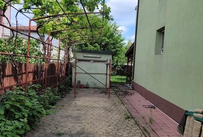 Casă cu 6 camere cu Canalizare în Central - 5