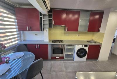 Apartament cu 2 camere decomandat în Micro IV - 12