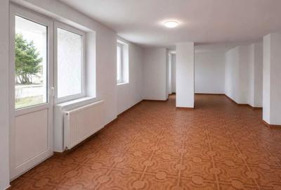 Apartament cu 3 camere semidecomandat în Central - 3