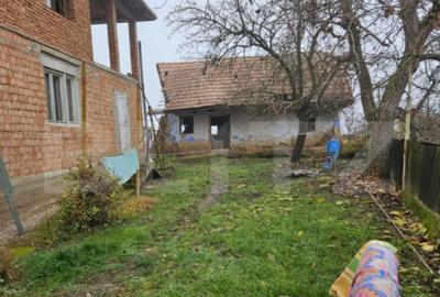 Casă cu 4 camere în Luna