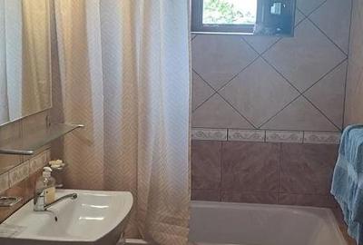 Apartament cu 3 camere decomandat în Km 4 - 8