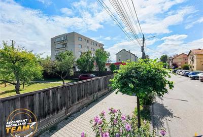 Apartament cu 3 camere decomandat, mobilat în Central - 1