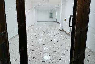 Spațiu comercial, de 96 mp, în Central - 2