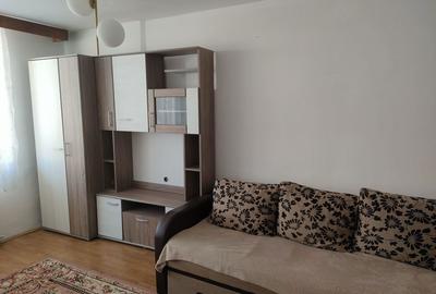 Apartament cu 2 camere decomandat în Exterior Vest
