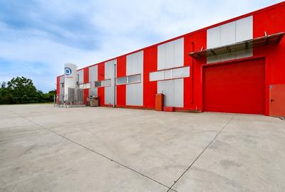 Spațiu industrial, de 772.83001708984 mp, în Central - 2
