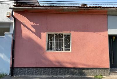 Apartament la curte comuna - 1