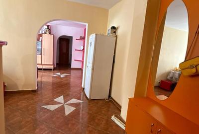 Apartament cu 3 camere decomandat în Exterior Vest - 1