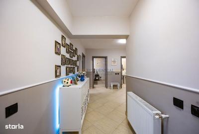 Apartament cu 3 camere, mobilat în Berceni