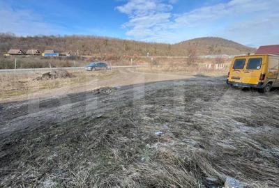 Spațiu comercial, de 1,400 mp, în Industrială - 1