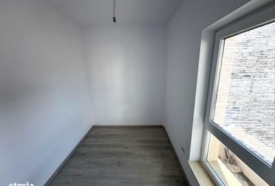 Casă cu 4 camere în Valea Lupului