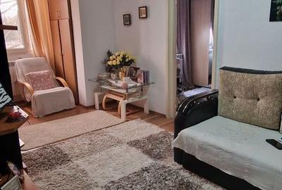 Apartament cu 2 camere semidecomandat în Km 4-5 - 2