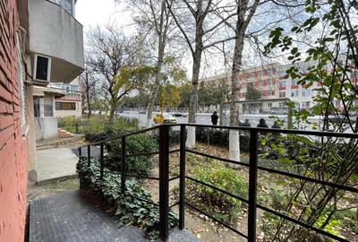 Dezrobirii - garsoniera cu destinatie de spatiu comercial, iesire stradala - 1