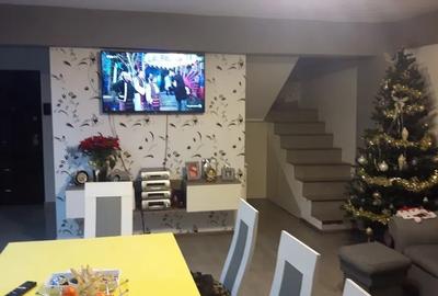 Apartament de 4 camere, 90mp, 2 balcoane, parcare, zona Vivo