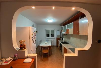 Apartament de vanzare 3 camere in Urziceni - 1