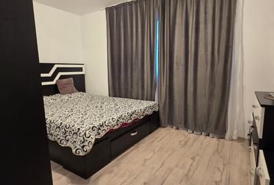 Apartament cu 3 camere semidecomandat, mobilat în Micro 11 - 2