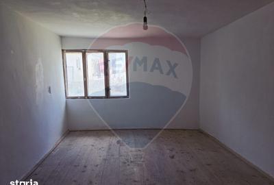 Casă cu 2 camere cu Teren 555 Mp în Ungureni - 9