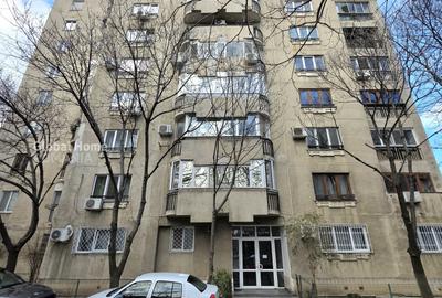 Apartament cu 3 camere decomandat, mobilat în Unirii