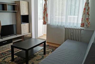 Garsonieră decomandată în Titan - 2