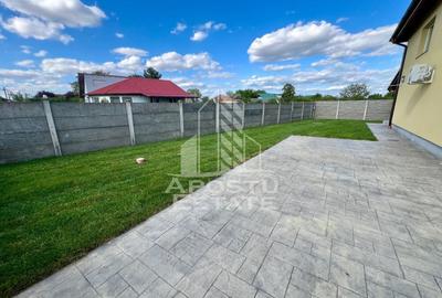 Duplex cu 4 camere cu Canalizare în Remetea Mare - 1